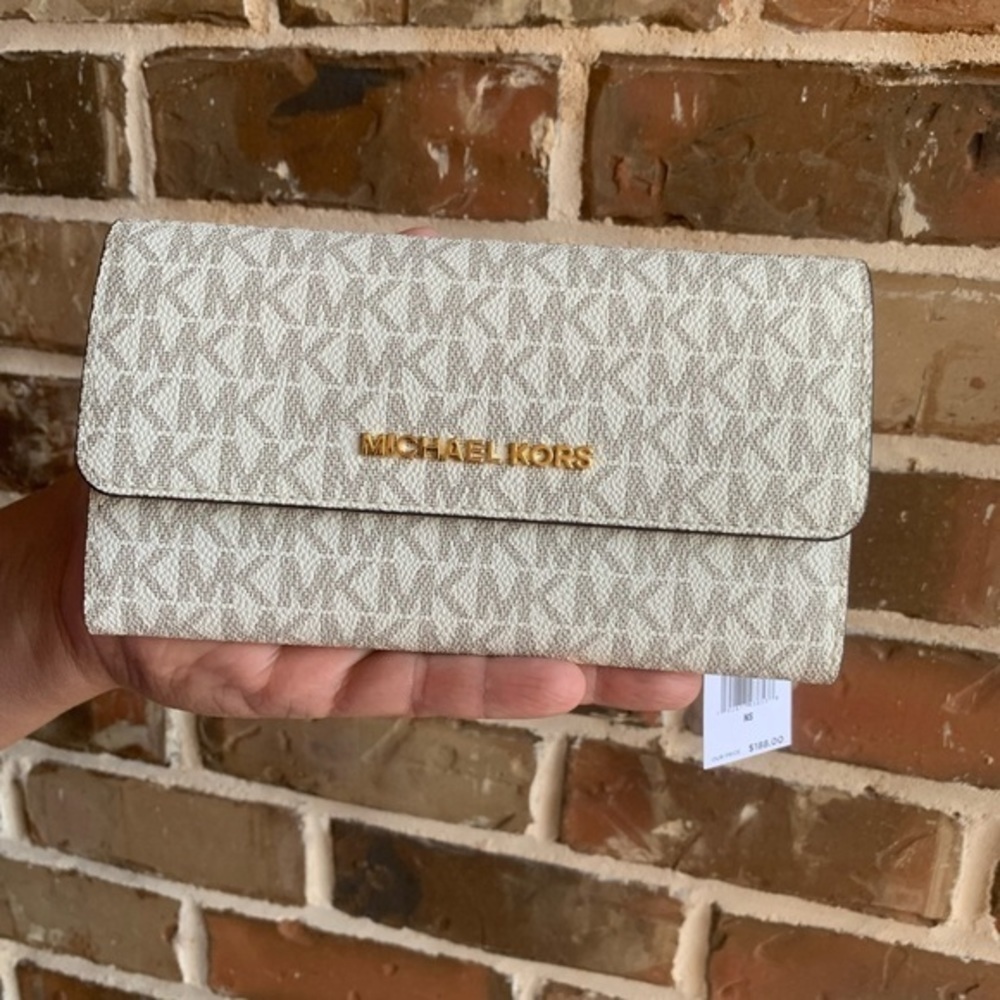 OFFERS? NEW Michael Kors Trifold Wallet